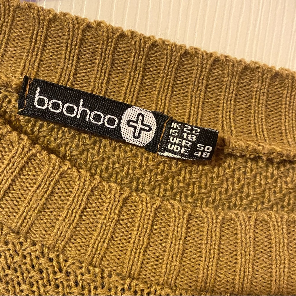 Sweater - Picture 2 of 3